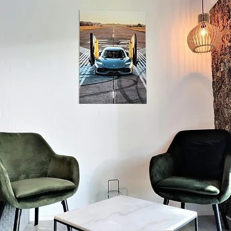 Homestay Master W/ Private Bathroom In Stylish House