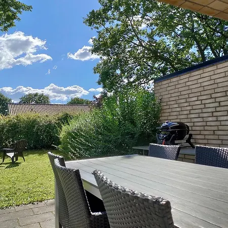Master W/ Private Bathroom In Stylish House Homestay Herning