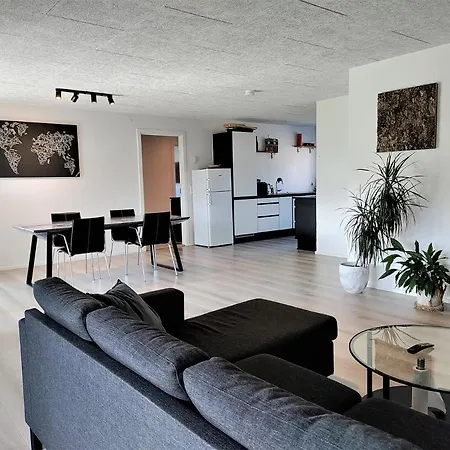 Master W/ Private Bathroom In Stylish House Homestay *